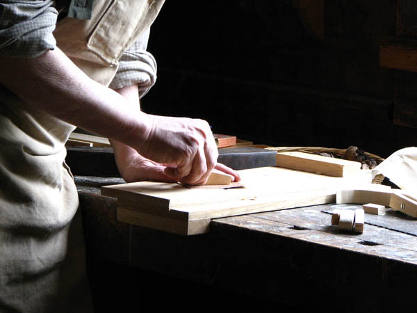 Nacemos de la influencia y formación  heredada en el sector de la <strong>carpintería de madera y ebanistería  en Cellera de Ter (La).</strong>
